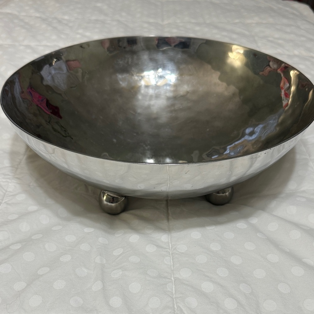 Silver Hammered Metal Bowl 12" diamete, stainless steel, ball  feet